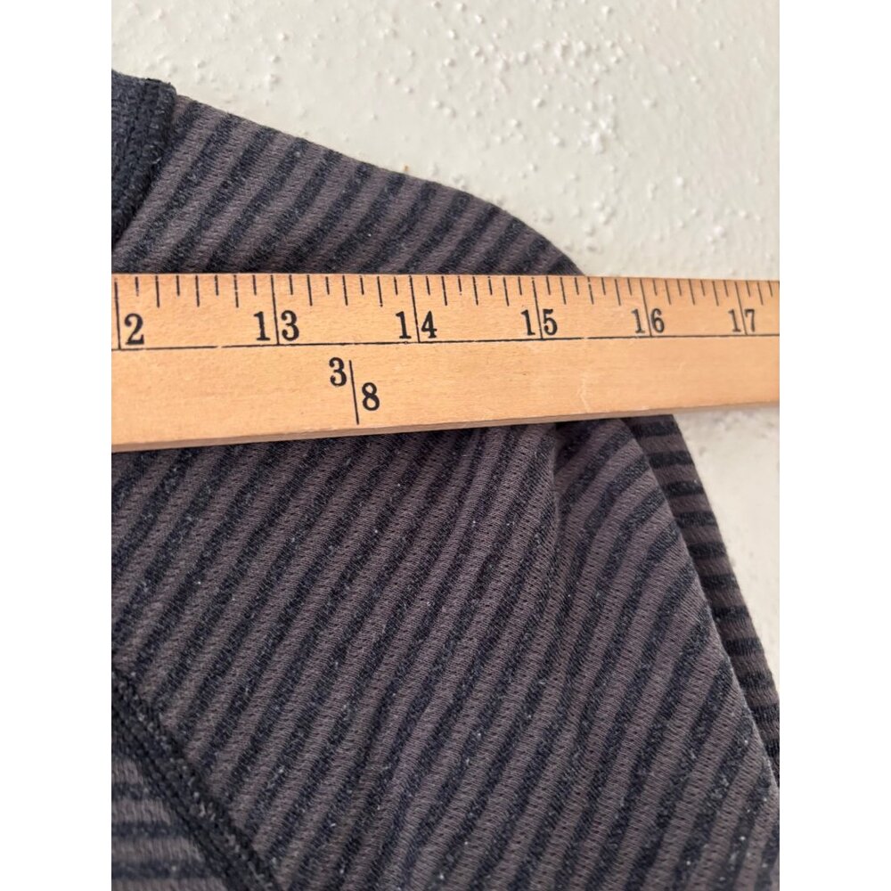 Lululemon Gray Striped Crewneck Reversible Sweatshirt Womens 4 - Picture 6 of 10